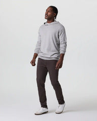 Vuori Meta™ Twill Pant Athletic Slim 32" | Sangria