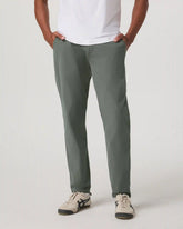Vuori Meta™ Trouser Classic Fit 32" | Light Oregano