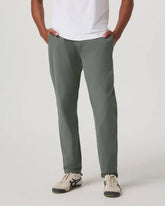 Vuori Meta™ Trouser Classic Fit 30" | Light Oregano