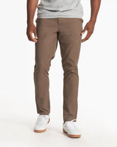Cascade Tech Chino Pant Athletic Slim Fit 30" | Greige