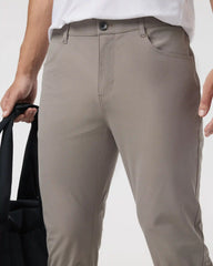 Vuori Meta™ Pant Athletic Slim Fit 32" | Mocha