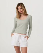 Long Sleeve Pose Scoop Tee | Talc