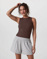 Pose Modern Tank | Java