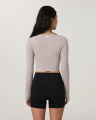 Vuori AllTheFeels™ Long Sleeve Scoop Top | Soft Pewter