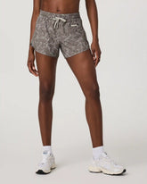 Clementine 2.0 Short 4" | Smokey Taupe Iris