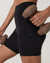 Vuori AllTheForm™ Pocket Short 6" | Black Tonal