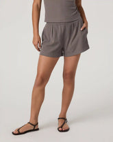 Pose Short | Chia