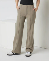 Womens Vuori Meta™ Wideleg Pant - Short | Taupe