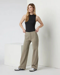 Womens Vuori Meta™ Wideleg Pant - Short | Taupe