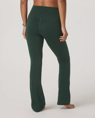 Vuori AllTheFeels™ Slim Flare | Evergreen