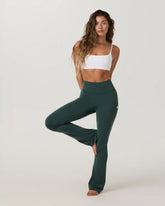 Vuori AllTheFeels™ Slim Flare - Long | Hemlock