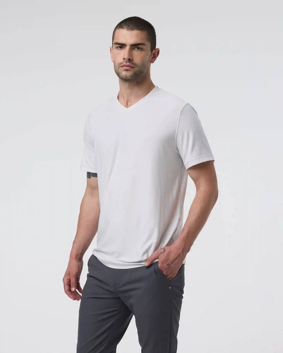 Strato Tech V-Neck Tee | Frost Grey Heather