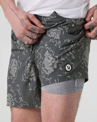 Kore Short Lined 7" Vuori x Kelsey Brookes | Dark Pewter