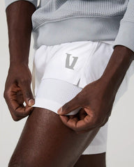Vuori HardKore Short Lined 7" | White