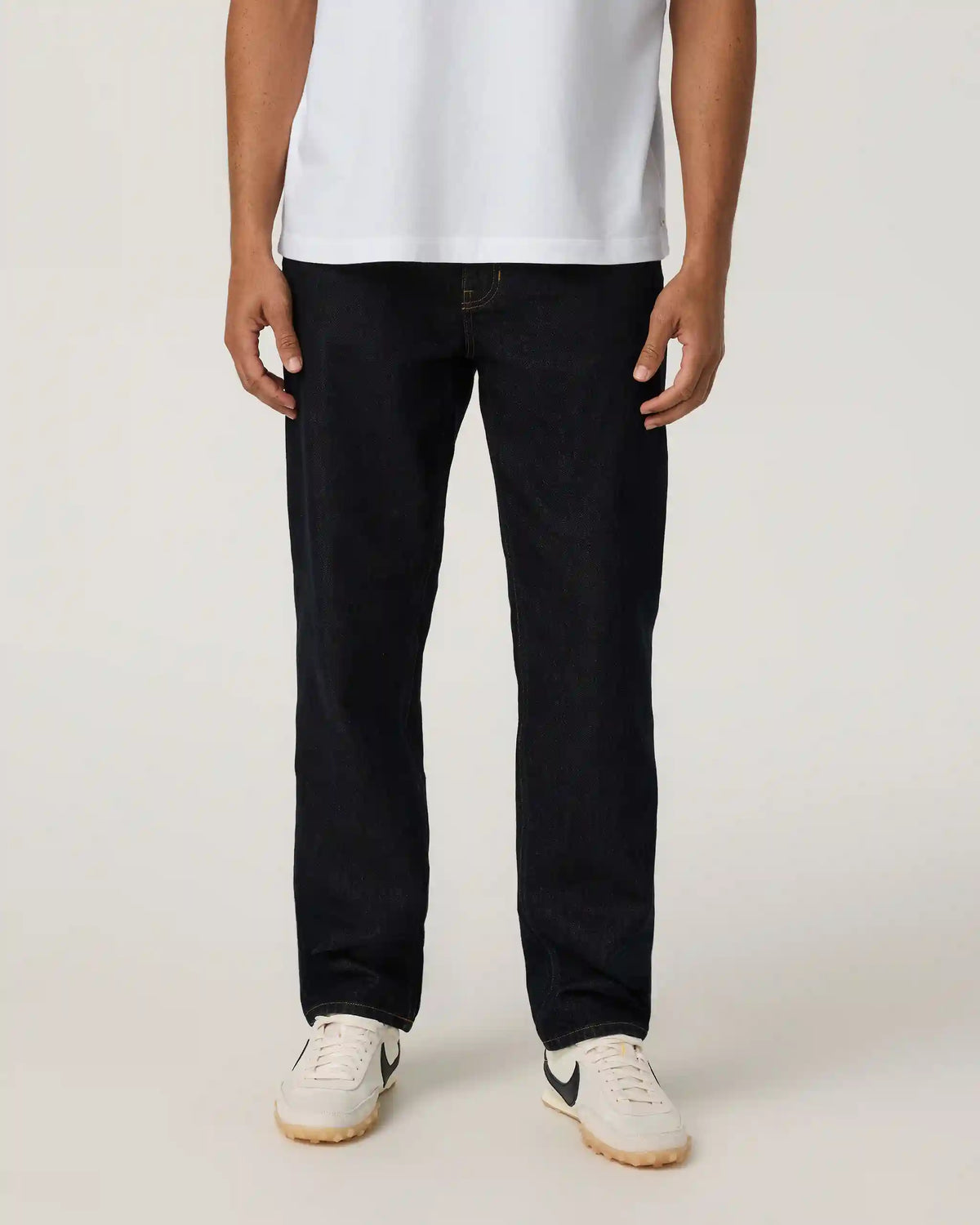 Vuori Vintage Jean Classic Fit 32" | Comet Rinse Denim