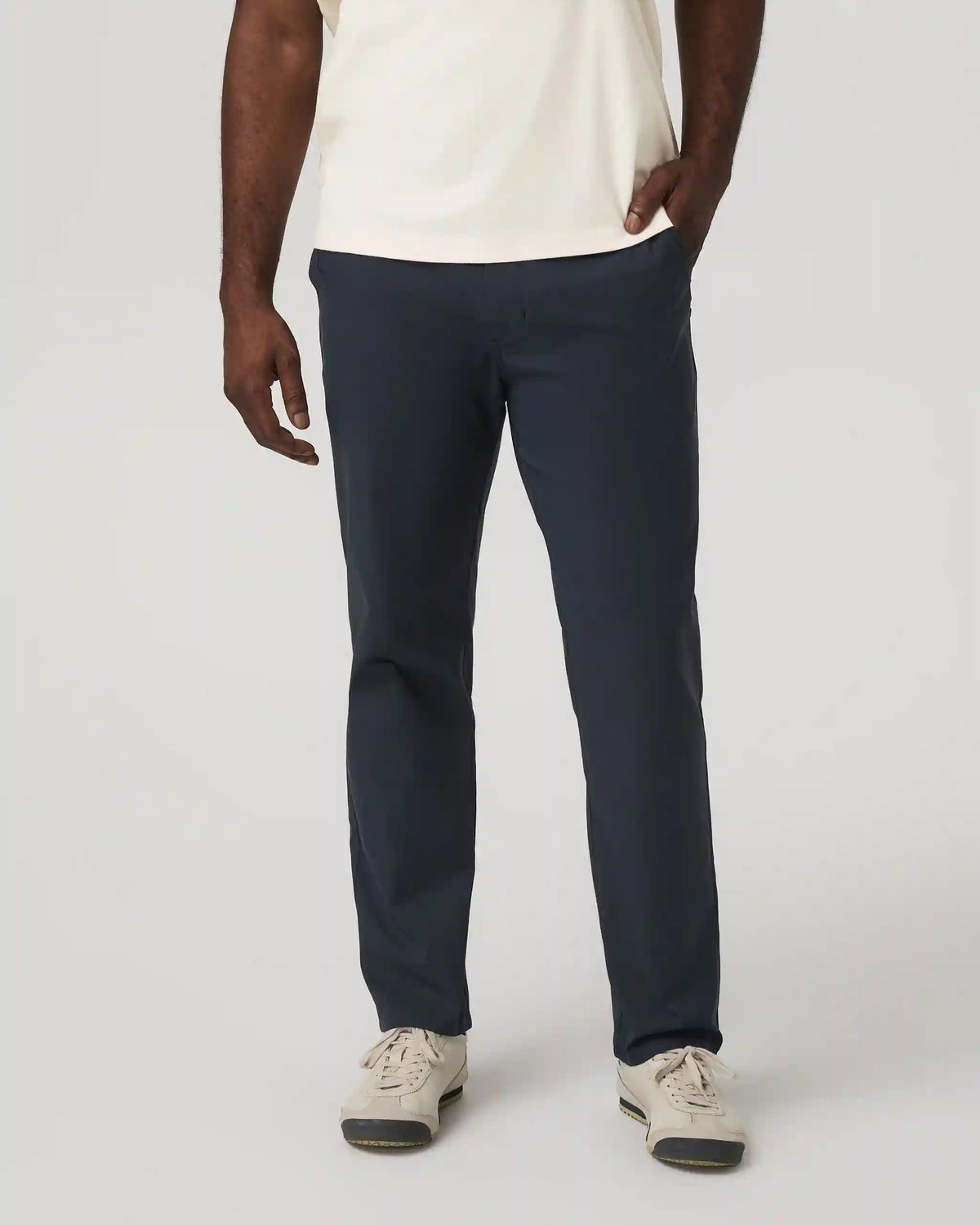 Cascade Tech Chino Pant Classic Fit 32" | Ink