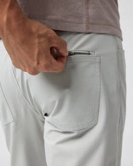 Vuori Meta™ Pant Athletic Slim Fit 34" | Vapor