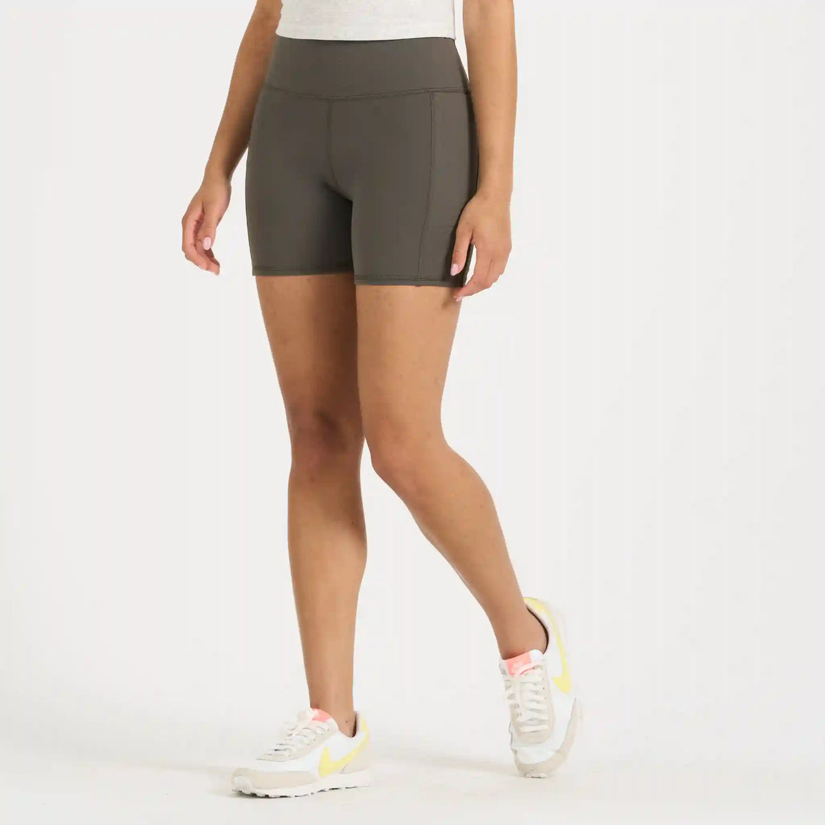 Studio Pocket Short | Oregano