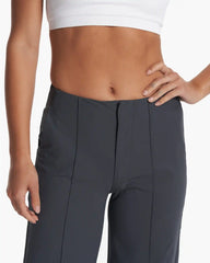 Womens Vuori Meta™ Wideleg Pant - Short | Charcoal