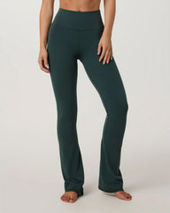Vuori AllTheFeels™ Slim Flare - Short | Hemlock