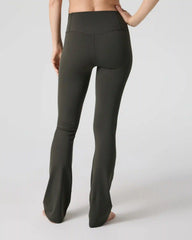 Vuori AllTheFeels™ Slim Flare | Kale