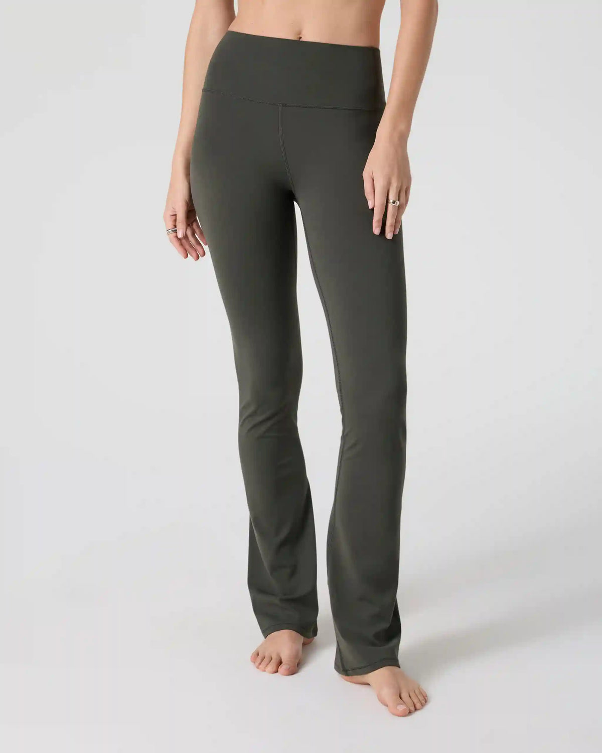 Vuori AllTheFeels™ Slim Flare | Kale